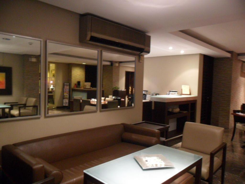 Amorsolo Mansion Hotel Manila Esterno foto