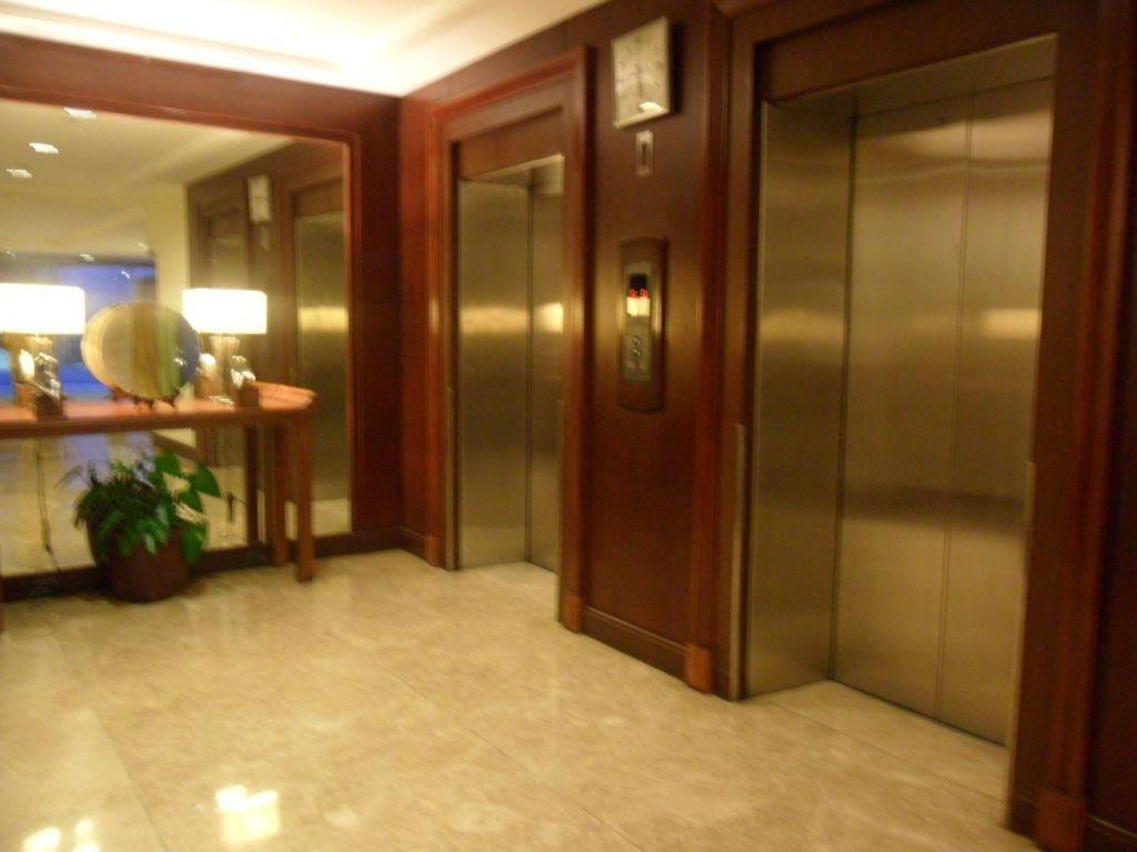Amorsolo Mansion Hotel Manila Esterno foto