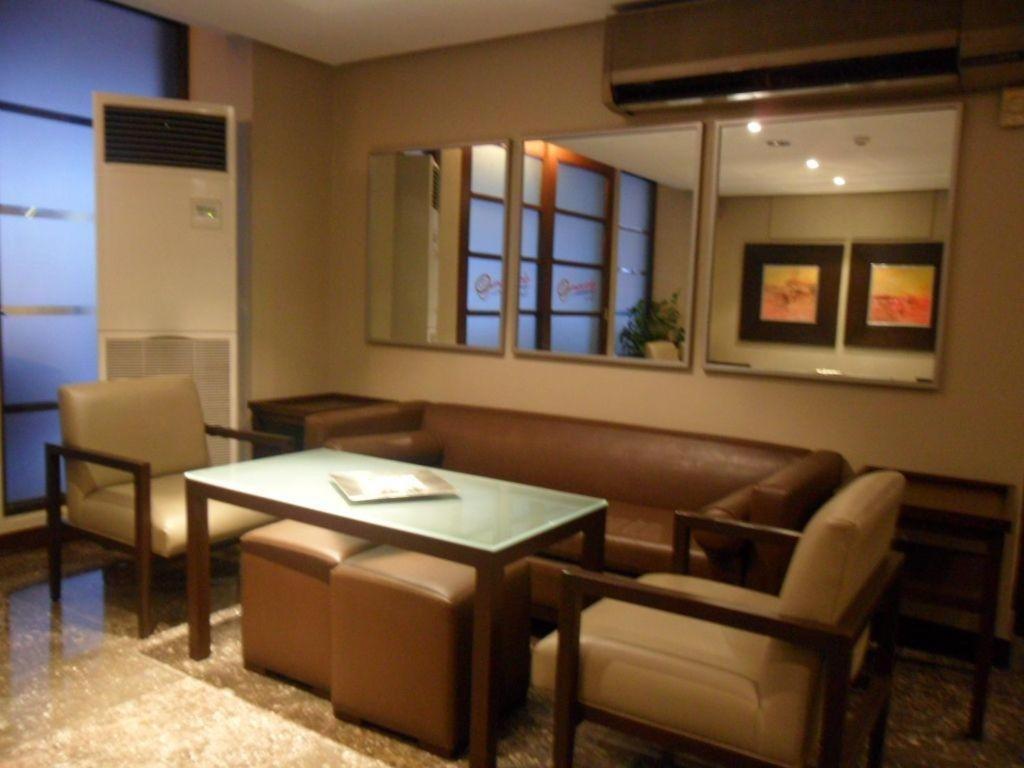 Amorsolo Mansion Hotel Manila Esterno foto