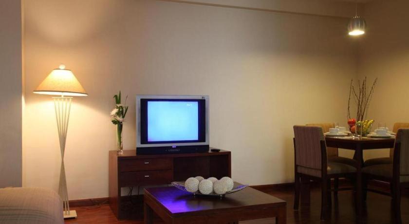 Amorsolo Mansion Hotel Manila Esterno foto